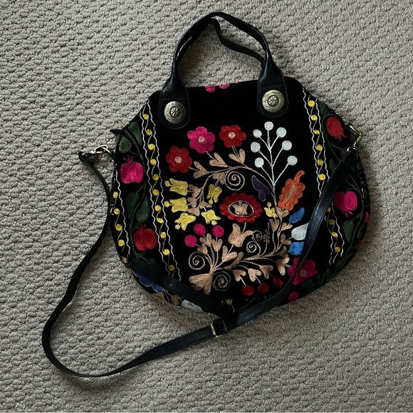 Absolutely GORGEOUS Embroidered Colorful Bag - Picture 6 of 14